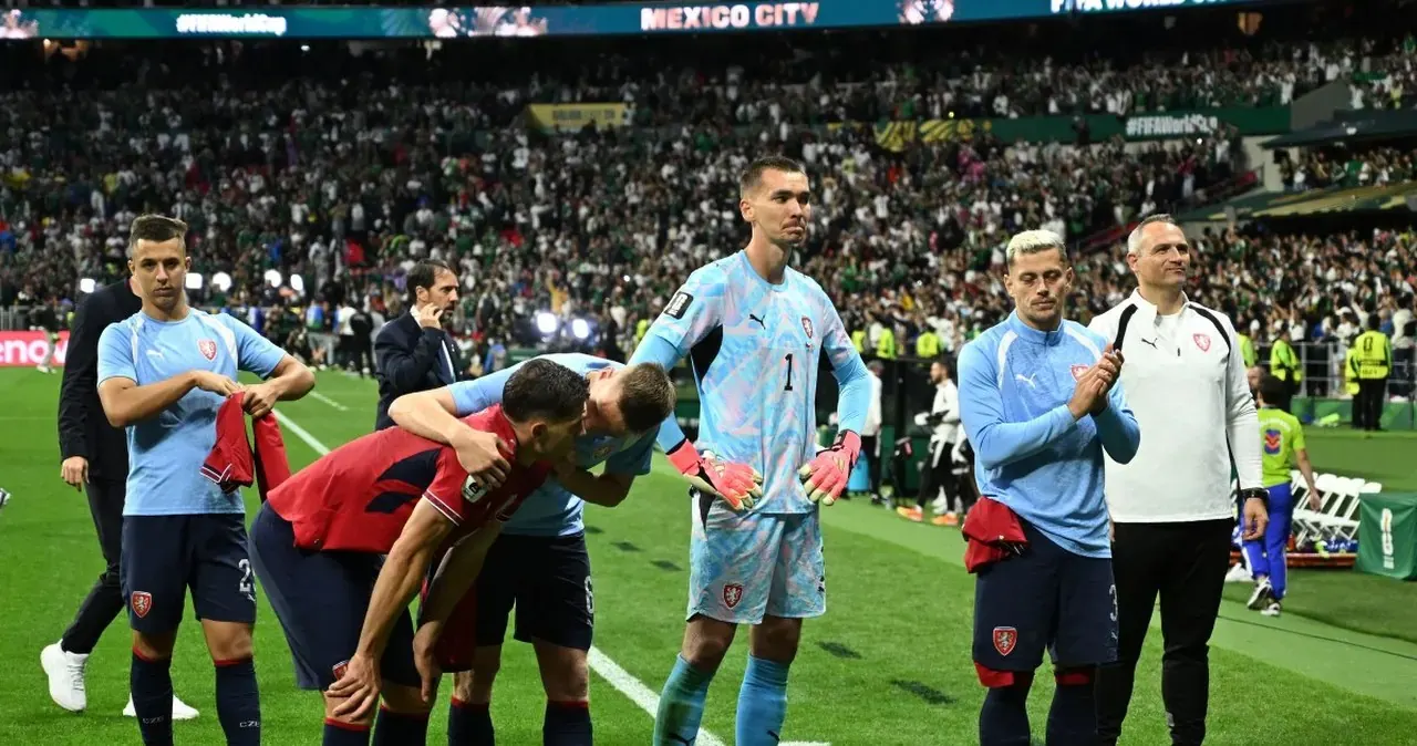 Rozczarowani czescy piłkarze po meczu z Meksykiem na Mistrzostwach Świata 2026.