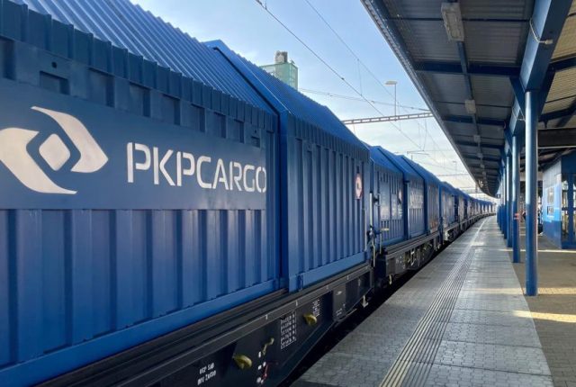 PKP Cargo Negocjuje Kluczowe Kontrakty na Przewóz Kruszyw dla Portu Polska i Rozwija Transport Intermodalny