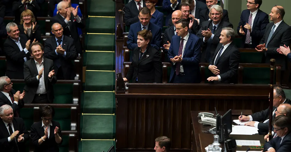 Zmiana Przewodniczącego KRRiT: Analiza Scenariuszy i Konsekwencji dla Rynku Mediów