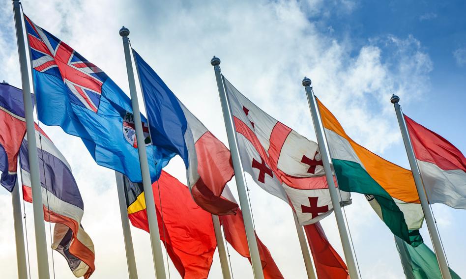 Ranking kont osobistych na lato 2026: Które banki pomogą uniknąć opłat za granicą?