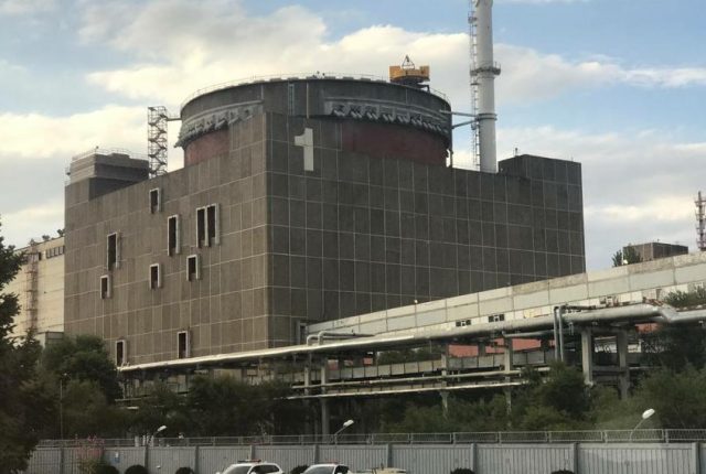 Szósty rozejm w Zaporoskiej Elektrowni Atomowej: Technicy wejdą na pole minowe, by ratować zasilanie