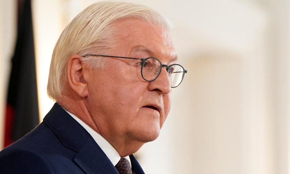 Prezydent Niemiec Frank-Walter Steinmeier przemawia podczas konferencji prasowej.