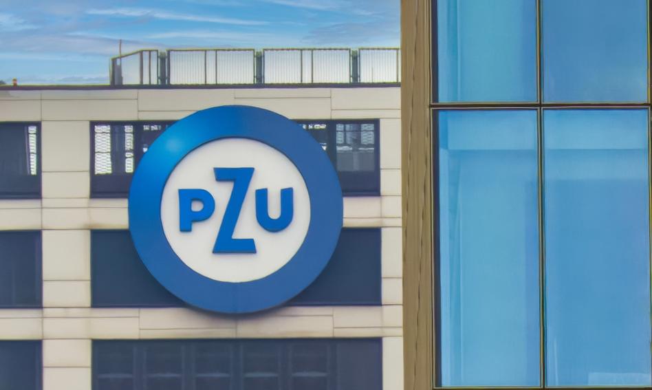 Nowoczesny budynek siedziby głównej PZU w centrum Warszawy, symbolizujący stabilność i rozwój finansowy.