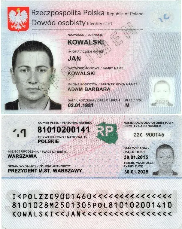 Zdjęcie polskiego dowodu osobistego leżącego na stole, symbolizujące procedury związane z dokumentami tożsamości.