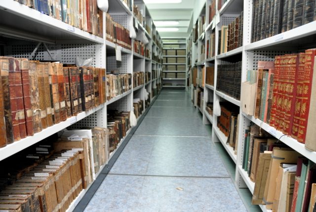Open Library: Miliony książek dostępne online za darmo – jak to działa?