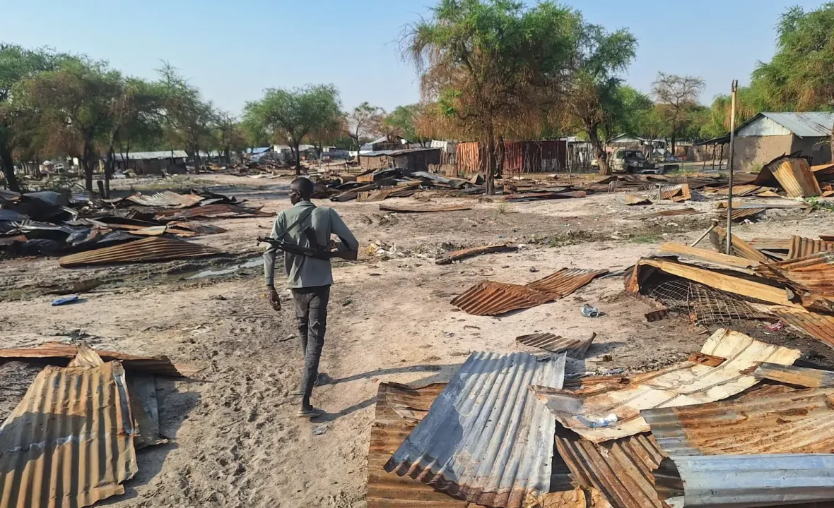 Sudan Południowy: Zniszczenia w Jonglei budzą pytania o celowe ataki na cywilów