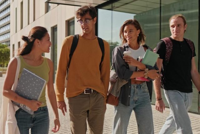 Psychologia w Polsce: Rekordowy Wzrost Liczby Studentów i Wyzwania dla Kadry Akademickiej