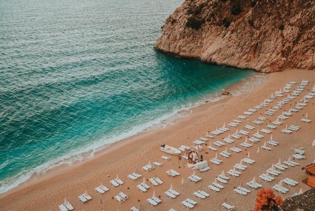 Zakaz palenia na plażach w Antalyi: Tureckie kurorty zaostrzają przepisy