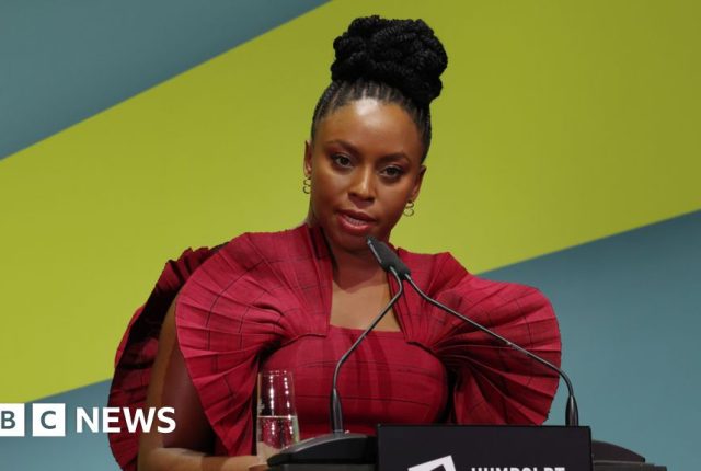 Chimamanda Adichie oskarża szpital o utrudnianie śledztwa w sprawie śmierci syna