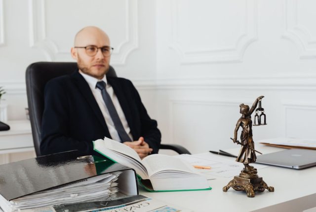 Podwyżka płacy minimalnej: co oznacza dla pensji netto, składek i małych firm