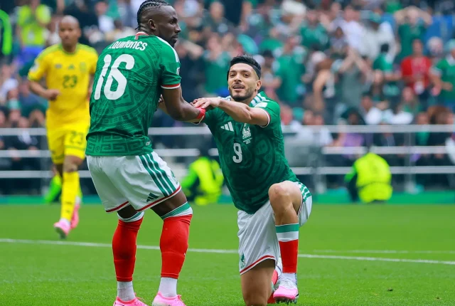 Meksyk triumfuje w meczu otwarcia Mistrzostw Świata 2026: Kim są Julian Quiñones i Raul Jimenez?