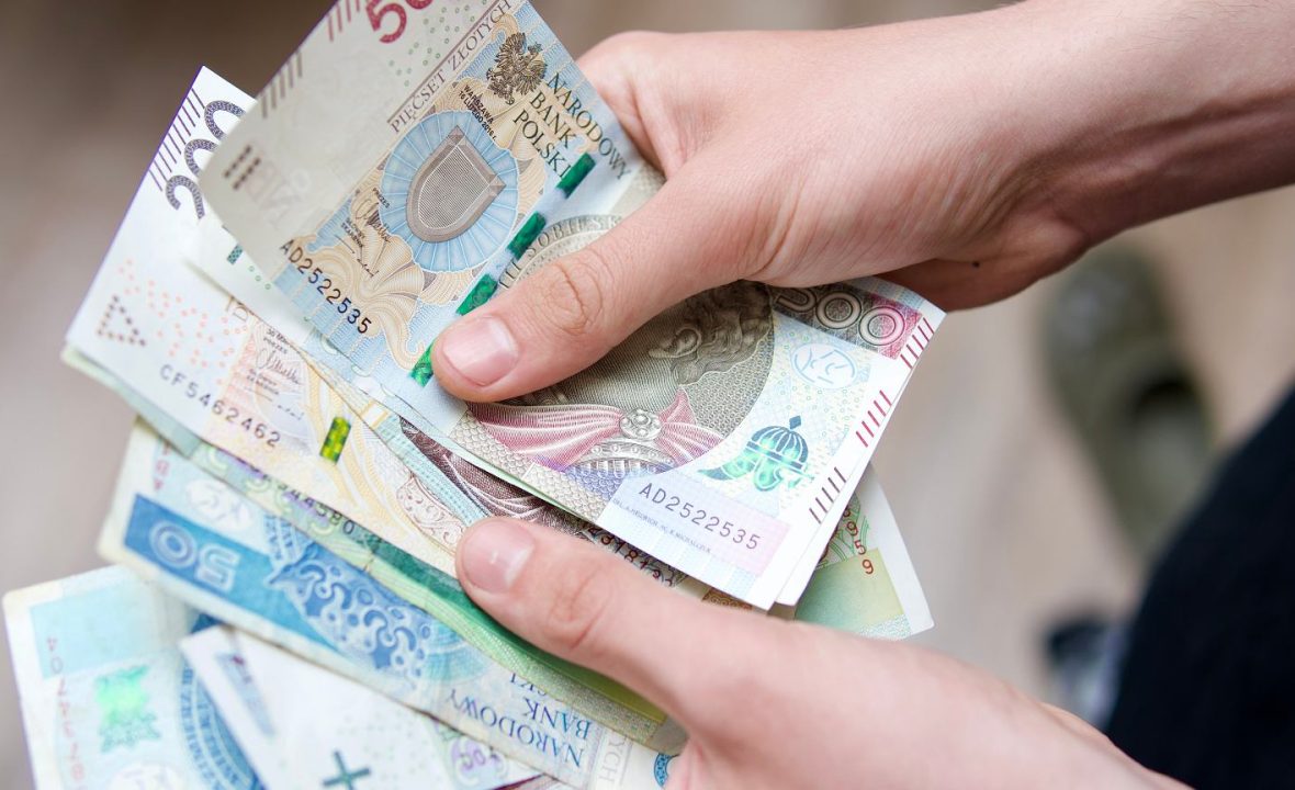 Praca dla kierowcy C+E z pensją do 14 tys. zł brutto. Rekrutacja w Sandomierzu