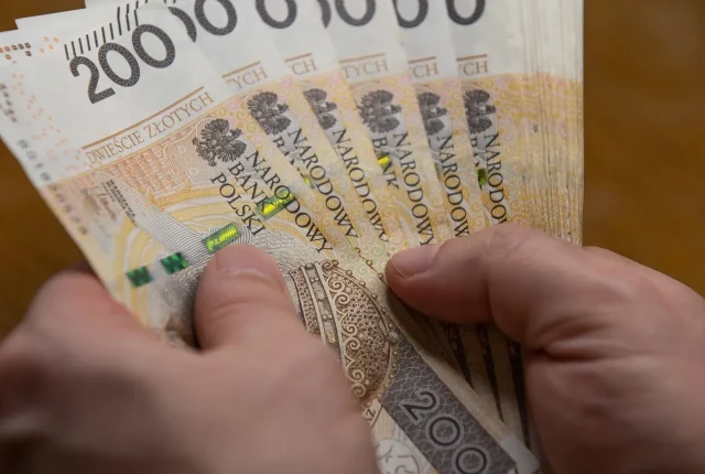 Praca dla stolarza na Pomorzu z pensją do 14 tys. zł brutto