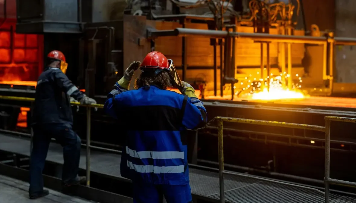 Polski przemysł w głębokim spowolnieniu: wskaźnik PMI najniższy od 11 miesięcy