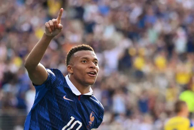 Kylian Mbappé bije rekordy na mundialu, Francja w 1/8 finału