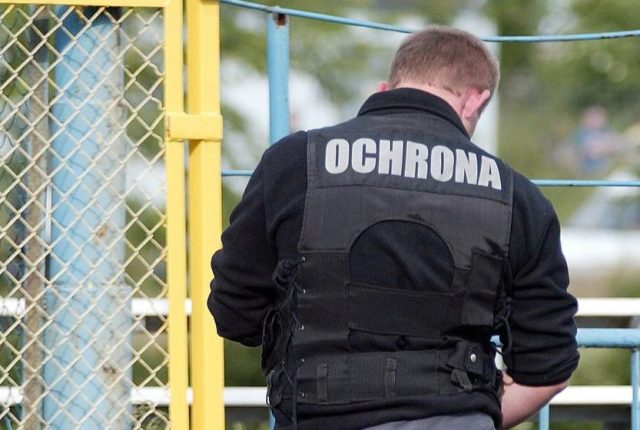 Afera fałszywych kursów ochrony: 98 osób oskarżonych w Świdnicy