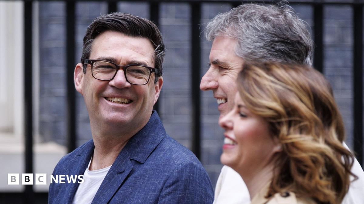 Premier Wielkiej Brytanii Andy Burnham podczas przemówienia na temat decentralizacji podatkowej i przekazania części wpływów podatkowych burmistrzom angielskich regionów