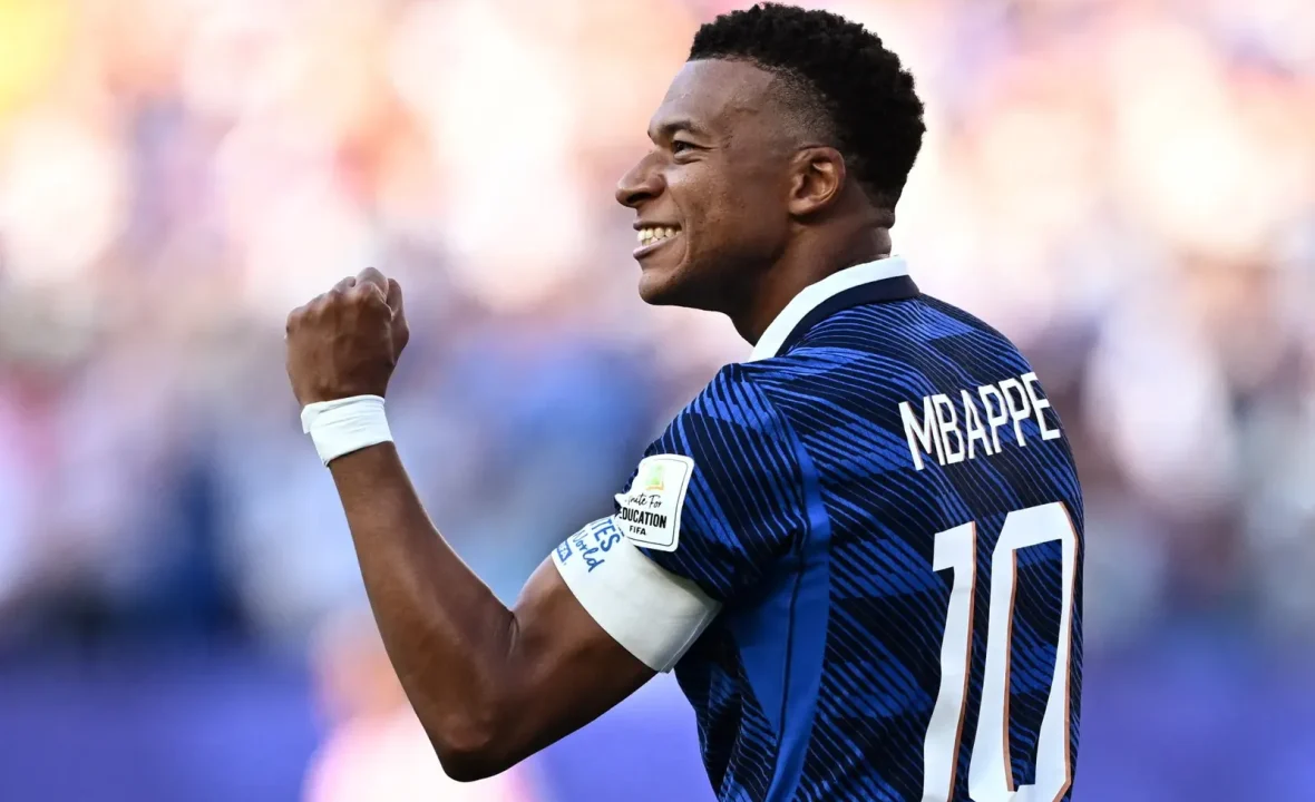 Mbappe Dogania Messiego z Siedmioma Golami, Francja Pokonuje Paragwaj