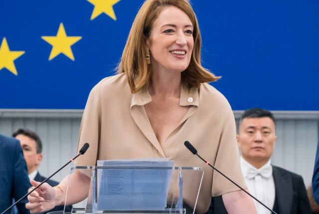 Przepychanki w Parlamencie Europejskim: gorące lato negocjacji przed jesiennym przetasowaniem