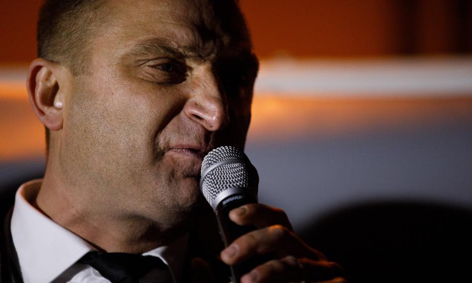 Robert Bąkiewicz z aktem oskarżenia. Prokuratura: nawoływał do zabicia premiera Tuska