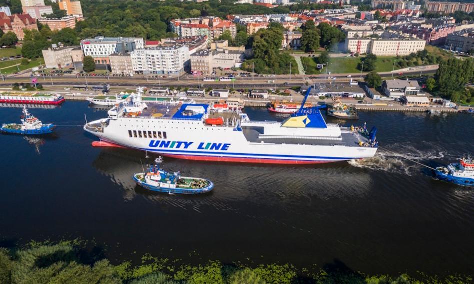 Prom Copernicus wypływający z Portu Gdańsk w kierunku Szwecji