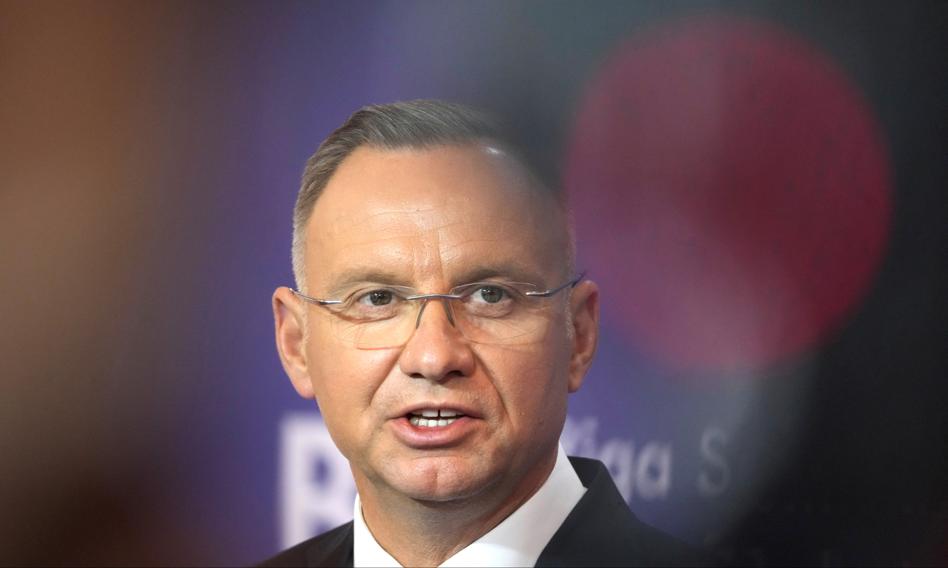 MON reaguje na spotkanie b. prezydenta Dudy z szefem Agencji Uzbrojenia i założycielem kontrowersyjnego fintechu