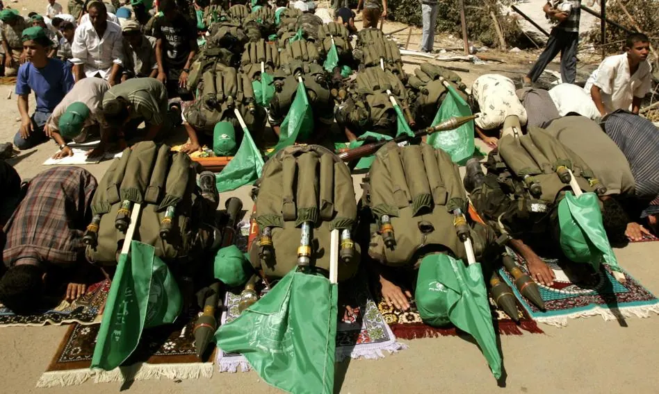 Hamas gotów oddać broń? Postęp w negocjacjach drugiej fazy rozejmu w Strefie Gazy