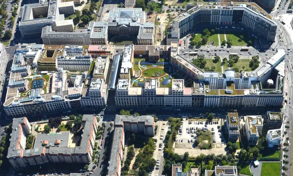 Nowoczesne luksusowe apartamenty i biurowce w centrum Berlina