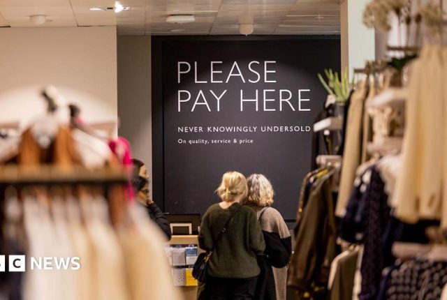 John Lewis planuje redukcję etatów i reorganizację usług