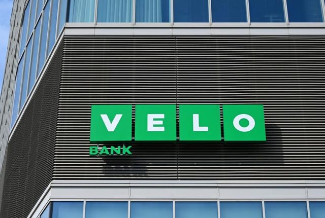 VeloBank oferuje konsolidację kredytów bez prowizji – jak połączyć raty?