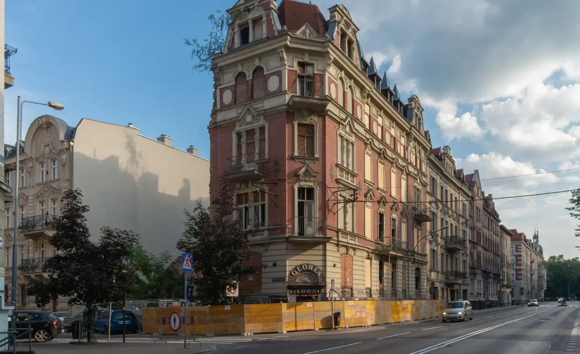 Rozwój Plus: nowy klub Morawieckiego i paradoks ostrzeżeń, które spełnił sam były premier