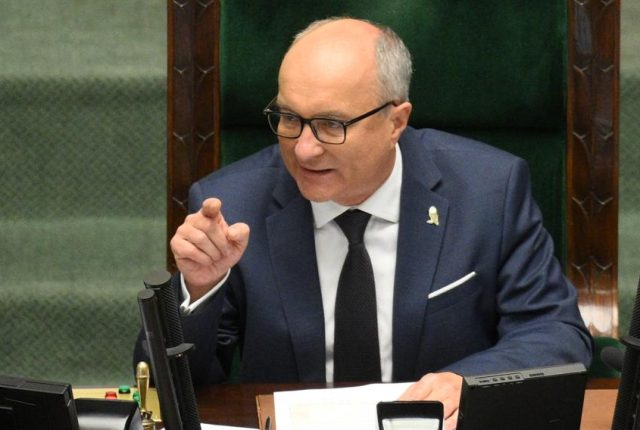 40 posłów i senator odchodzi od Kaczyńskiego. Czarzasty: nowy klub może działać od zaraz