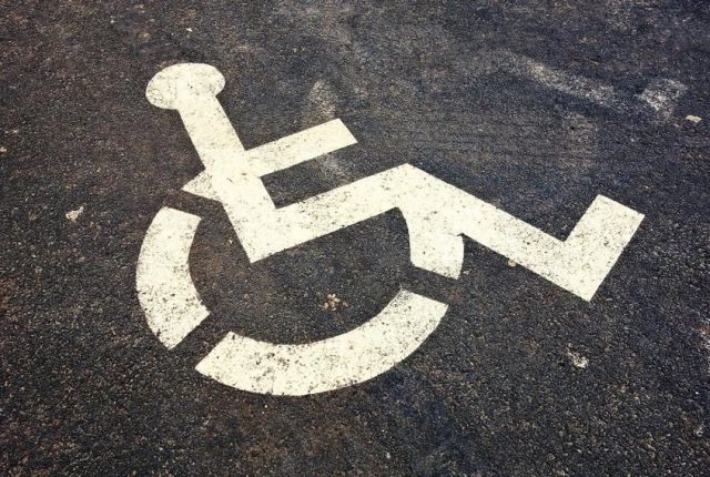 Urzędy nieprzystosowane dla osób ze szczególnymi potrzebami – szokujący raport NIK