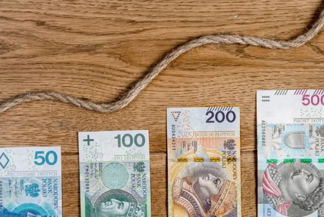 Ile oszczędności potrzeba, by zarobić 500 zł miesięcznie z lokaty? Analiza ofert bankowych