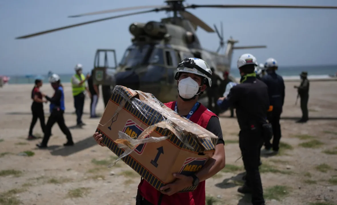 Wenezuela: Pomoc humanitarna dociera do poszkodowanych po trzęsieniu ziemi w La Guaira