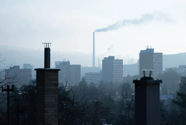 Sezon grzewczy i smog: co warto sprawdzić teraz w swojej okolicy
