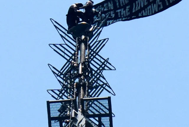 Aresztowanie po śmiałych oświadczynach na Empire State Building