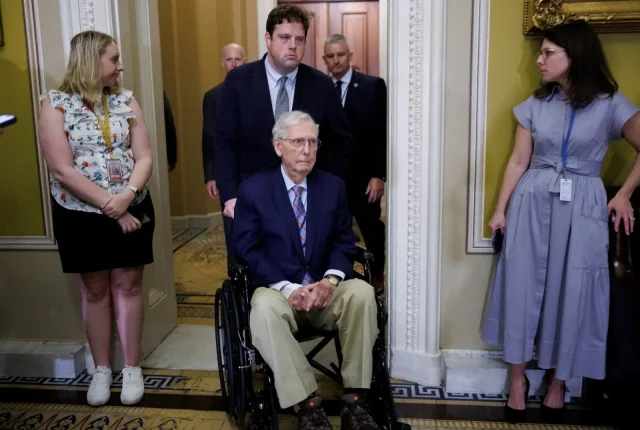 Mitch McConnell o stanie zdrowia: „Odzyskuję siły” po upadku