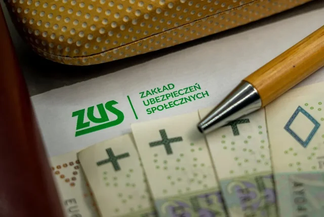 Miliony złotych czekają w ZUS: Bliscy zmarłych często nie wiedzą o należnych środkach