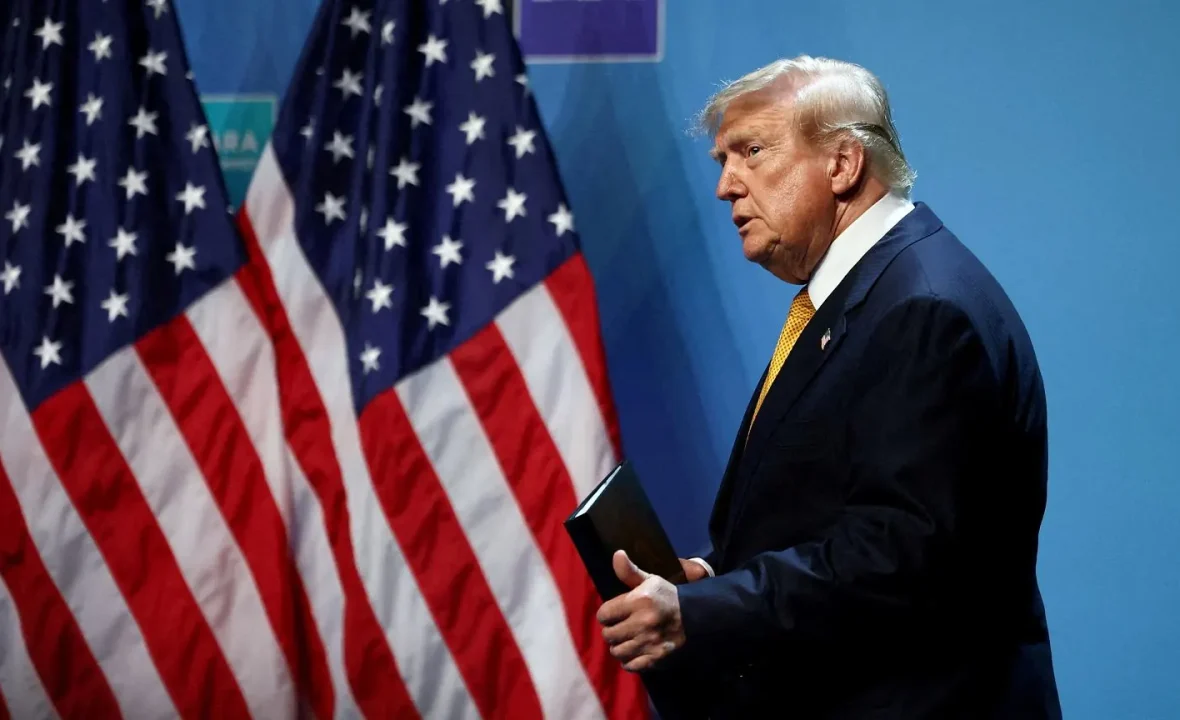 Pracownik Białego Domu zawieszony za obstawianie wystąpień Trumpa