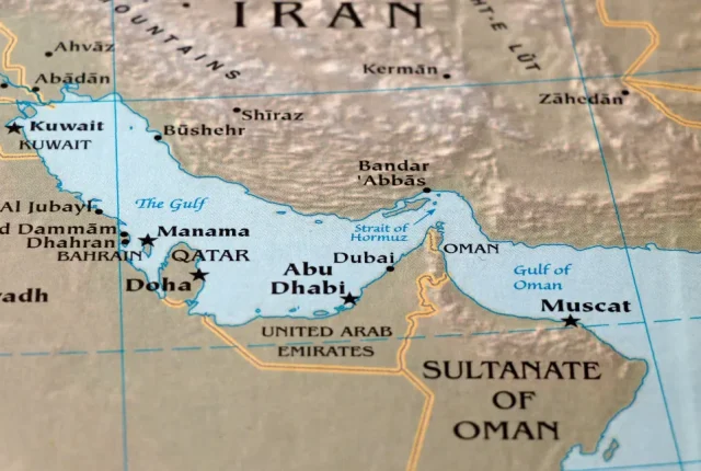 Iran odrzucił omańską propozycję zarządzania Cieśniną Ormuz. Szlak pozostaje zamknięty